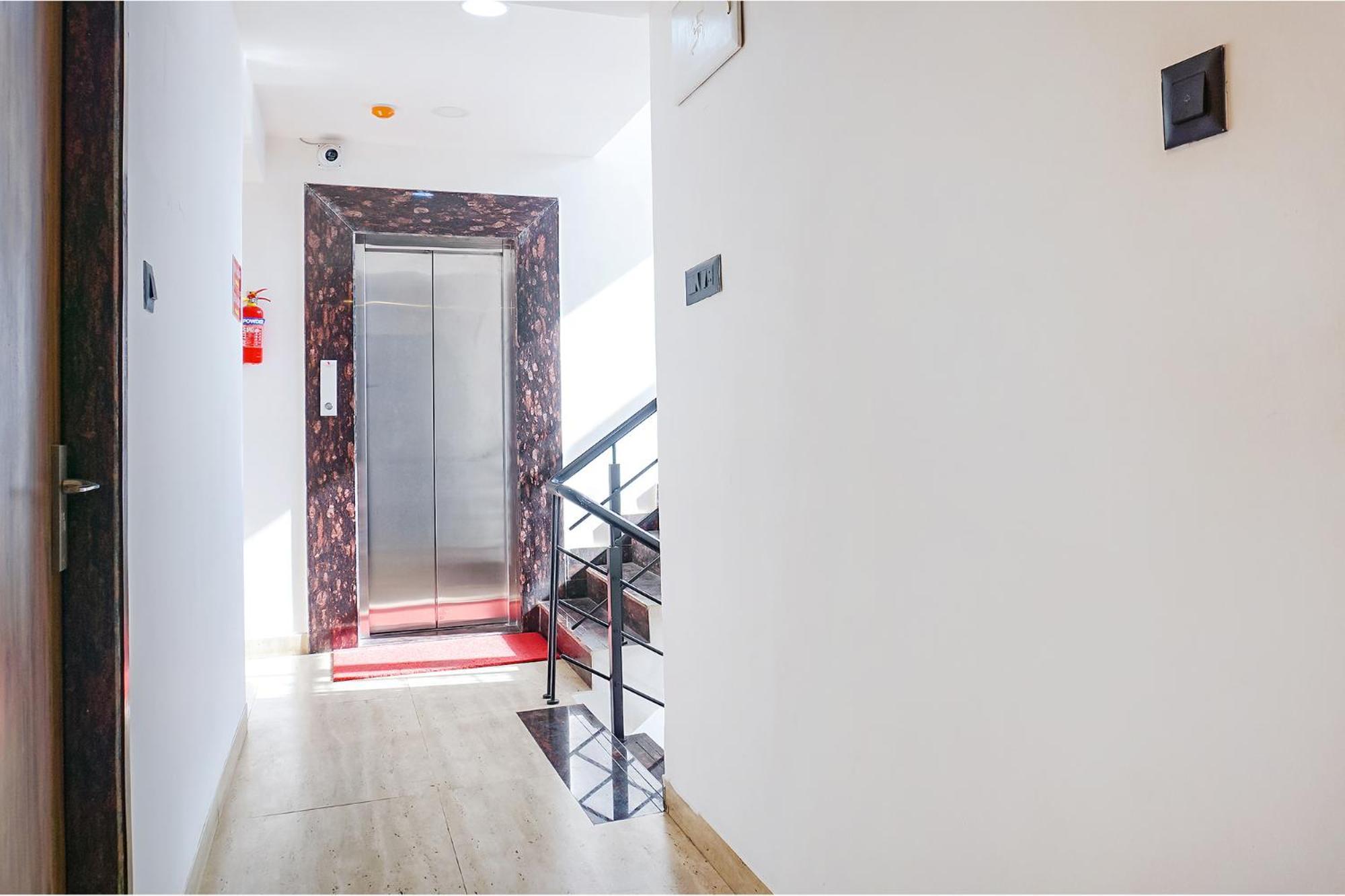 Fabhotel Atithi Regency Púna Kültér fotó